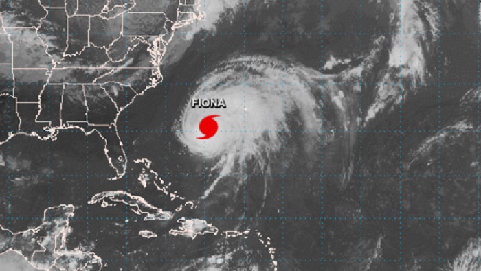 Las autoridades han emitido avisos de lluvias torrenciales para todo el territorio por el huracán Fiona.