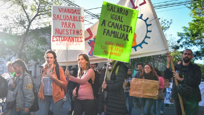 Entre los reclamos se destacaron “¡Abajo la persecución de (Horacio Rodríguez) Larreta y (Soledad) Acuña contra la comunidad educativa”.