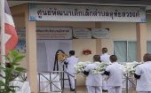 La Oficina del Rey indicó que el monarca Vajiralongkorn y la reina Suthida, visitarán victimas de la masacre a la guardería en el hospital de Uthai Sawan.