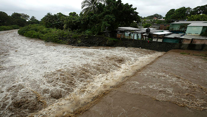 El huracán Julia causo severas inundaciones e intensas lluvias en varios países de Centroamérica.