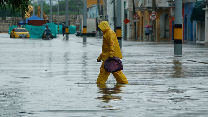 Las escenas de inundaciones en las principales avenidas de Bogotá han sido constantes en las últimas semanas.