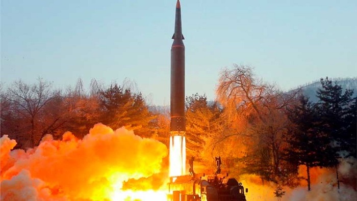 Corea del Norte ha lanzado decenas de misiles hacia el mar de Japón, mientras EE.UU. y Corea del Sur desarrollan maniobras militares conjuntas.