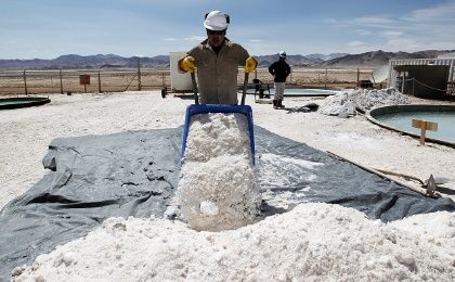 Además de las más de 21 toneladas de litio que forman la reserva del salar de Uyuni, Bolivia explotará Coipasa y Pastos Grandes.