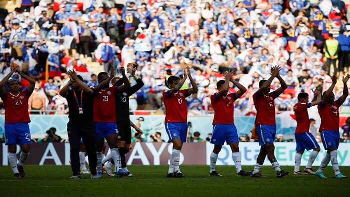 Costa Rica viene de vencer a Japón por la mínima diferencia y de caer ante España con una goleada de 7 - 0 en su debut.