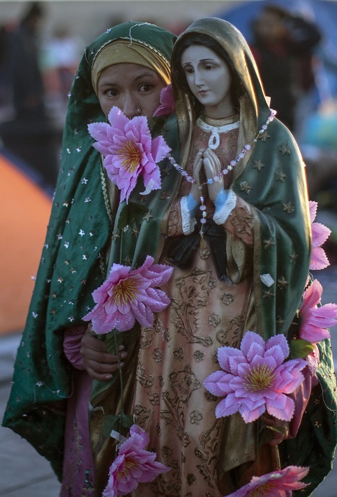 A la Virgen de Guadalupe se le nombra como Morenita del Tepeyac, símbolo de la religiosidad popular del pueblo mexicano.