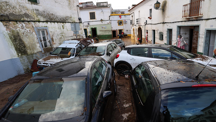 El ente meteorológico portugués previno a la población de estas zonas del peligro de inundaciones en áreas urbanas.