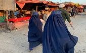 El Gobierno de los talibanes emitió el sábado una orden para prohibir a las mujeres trabajar en cualquier ONG.