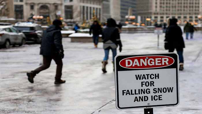 Las autoridades estadounidense se mantienen en alerta ante impacto del temporal invernal.