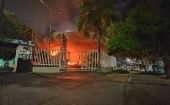 Según medios locales, la Fiscalía departamental fue la primera instalación pública incendiada por los opositores.