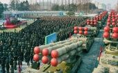 El ejército de Corea del Norte recibe sistemas de lanzamiento de cohetes múltiples supergrandes (MRLS) de 600 mm recién producidos en el país asiático.