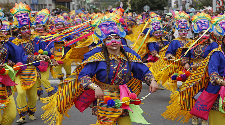La presencia de instrumentos de viento en el carnaval deriva de los pueblos indígenas de Colombia, mientras que la percusión e instrumentos de cuerda son herencia de las comunidades afro y europeas, respectivamente.