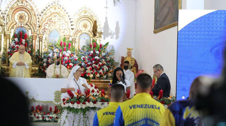 "Elevamos una oración para que Dios proteja a todas y todos los atletas, orgullo de la Patria Bolivariana, juventud que resplandece cada vez más, y que tantas alegrías nos ha regalado", expresó el jefe de Estado.