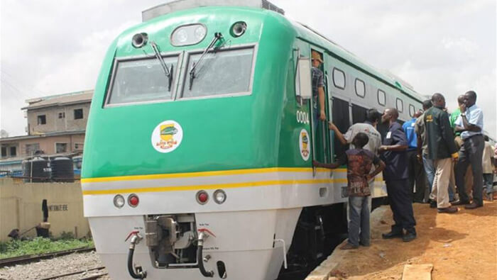 El Gobierno nigeriano condenó el secuestro de pasajeros, al que calificó de despreciable y prometió una pronta respuesta a la acción criminal.
