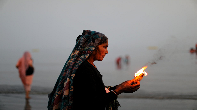 La feria del Ganga Sagar Mela tiene lugar en India del 13 al 15 de enero de cada año para celebrar el día piadoso de Makar Sankranti, cuando el sol entra en el signo zodiacal de Capricornio marcando el fin del invierno y el inicio de meses más cálidos y días más largos en esa región del planeta.