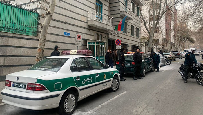 Las autoridades azerbaiyanas indicaron que es la primera vez que se produce un ataque armado contra una legación diplomática del país.