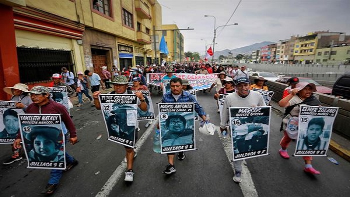 Los manifestantes responsabilizaron al Gobierno de Dina Boluarte de los crímenes cometidos contra decenas de peruanos.