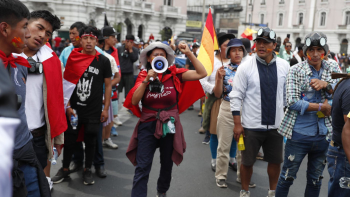 Pero no sólo en Lima se registrarán movilizaciones, desde primeras horas de la mañana se reportan protestas en varias regiones del país, en especial en el sur.