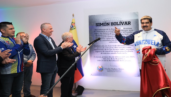 Recibieron el estadio el comisionado de Béisbol Profesional del Caribe, Juan Francisco Puello, y el presidente de la Liga Venezolana de Béisbol,  Giuseppe Palmisano.