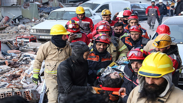 Las labores de búsqueda y rescate continúan en las regiones de Türkiye y Siria afectadas por el sismo de magnitud 7.8.