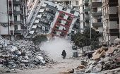 El ministro de Medio Ambiente y Urbanismo de Türkiye instó a la población a no acercarse a los edificios con severos daños debido al peligro de derrumbe.