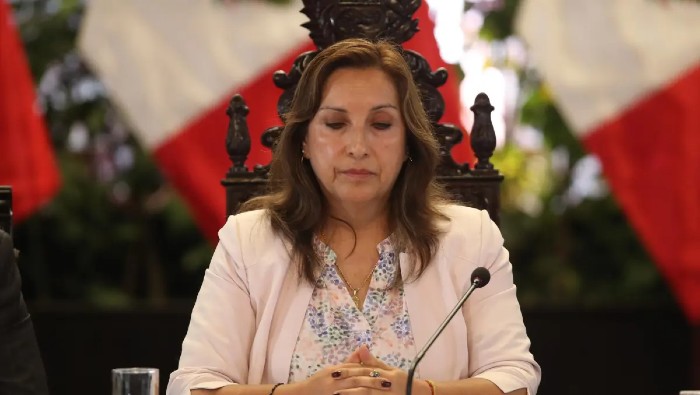 El 73 por ciento de los encuestados consideró que la jefa de Estado peruana debe renunciar inmediatamente.