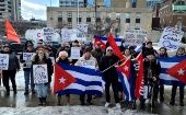 Los manifestantes exigieron a EE.UU. que retire a Cuba de la lista de naciones que presuntamente promueven el terrorismo.