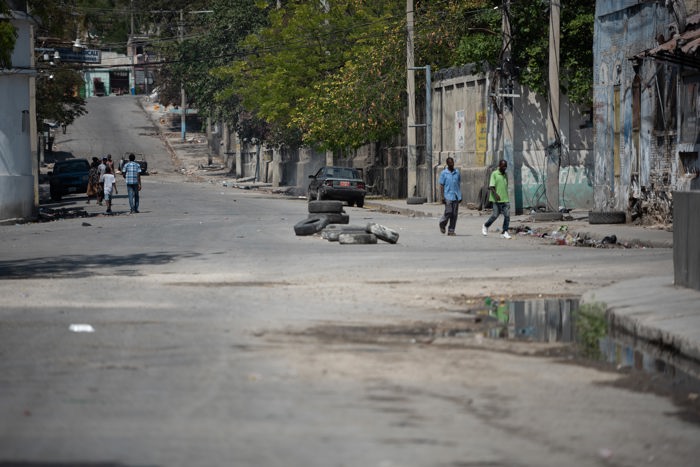 La Policía Nacional de Haití cuenta apenas con 9.000 agentes, personal insuficiente en un país con 11 millones de habitantes, y sigue sin tener recursos a pesar de la ayuda internacional.