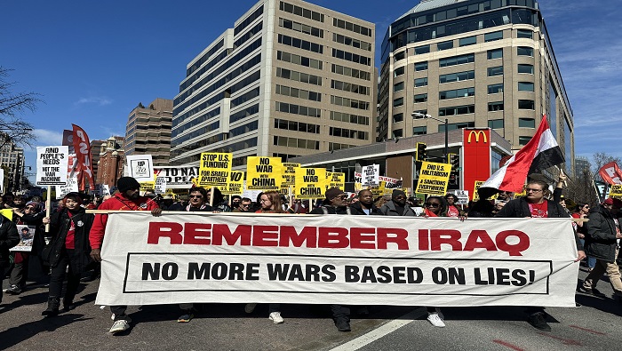 Los manifestantes exigieron al Gobierno estadounidense dejar de inyectar fondos a la maquinaria de guerra y mejorar la atención al pueblo trabajador.