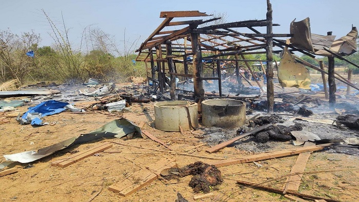 Cerca de 150 civiles, entre ellos niños, mujeres y ancianos, permanecían en el sitio que fue bombardeado por la junta militar de Myanmar.