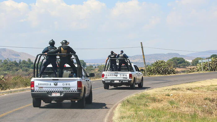 Las autoridades policiales y militares mantienen un fuerte operativo de seguridad en el estado de Michoacán.
