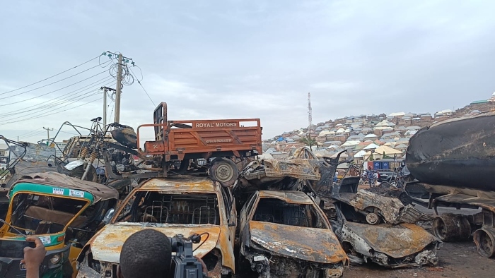 A consecuencia de la explosión resultaron quemados 28 comercios, ocho vehículos, seis triciclos y dos motocicletas.