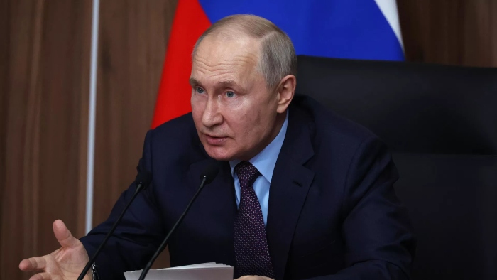 Putin apuntó que los Gobiernos occidentales actúan en contra de los intereses y aspiraciones de sus propios pueblos.