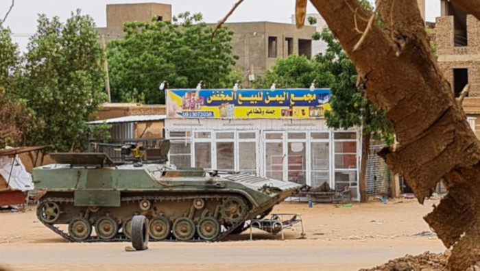 Nuevas explosiones y disparos se escucharon en el centro de la capital Jartum, pese a la entrada en vigor de la tregua entre el Ejército de Sudán y el grupo Fuerzas de Apoyo Rápido.