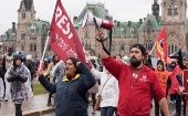 155.000 trabajadores se declararon en huelga tras un llamado del sindicato Alianza de Servicios Públicos de Canadá, que no había podido llegar a un acuerdo con el Gobierno.