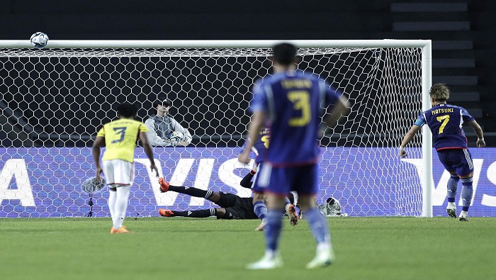 Los sudamericanos empezaron perdiendo por marcador de un gol por cero frente a los japoneses, pero luego tomaron la delantera.