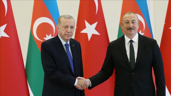 El encuentro se produce en el marco de la primera gira internacional de Erdogan tras haber conseguido la reelección.