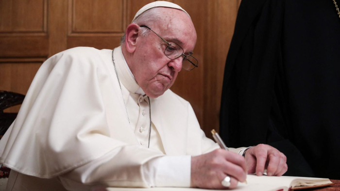 El pontífice le dijo a Arce que está abierto a un trabajo con estos fines y admite que la pederastia golpea el pecho de la Iglesia Católica.