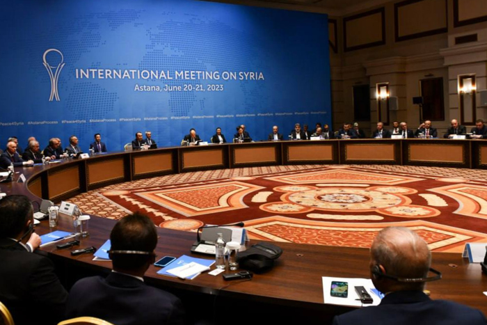 Según el comunicado, las partes discutieron los avances en la preparación de la hoja de ruta para el restablecimiento de las relaciones entre Ankara y Damasco.