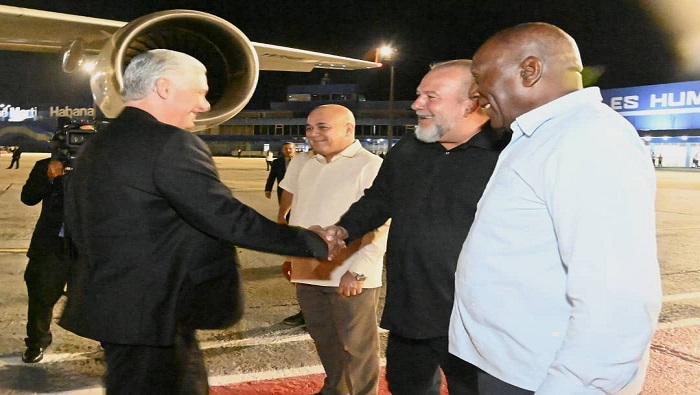 Al aeropuerto internacional José Martí, de La Habana, acudieron a recibirlo el vicepresidente Salvador Valdés Mesa, y el primer ministro, Manuel Marrero Cruz, entre otros..
