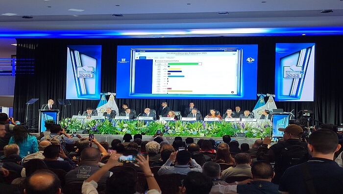 Magistrados del TSE de Guatemala ofrecen primeros resultados electorales.