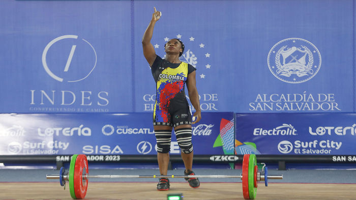 Dos de las medallas doradas de la jornada se debieron a la pesista Yenny Álvarez, abanderada de Colombia en los Juegos Centroamericanos y del Caribe de San Salvador.