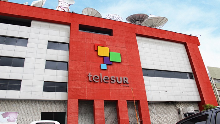 En la categoría de Televisión, el programa Es Noticia, transmitido por teleSUR, recibió una mención especial.
