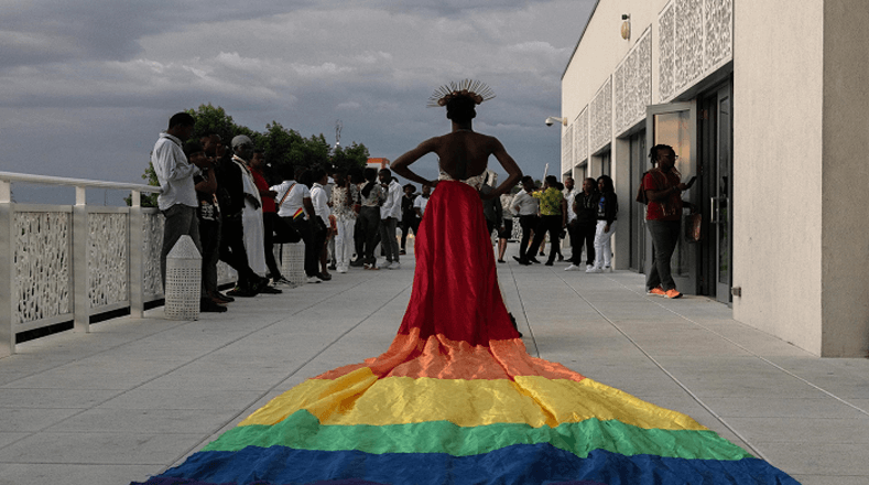 Cada 28 de junio se celebra el Día Internacional del Orgullo LGTBIQ+, conocido también como Orgullo Gay, con marchas en las que se exige el respeto a los derechos de esa comunidad.