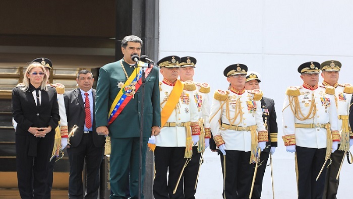 El Presidente venezolano reconoció a la FANB y señaló que de ser garante por siempre de que nunca más el territorio de la Patria sea mancillado por la bota de los imperios.
