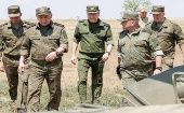 Las fuerzas rusas inspeccionaron las prácticas de entrenamiento y la realización de ejercicios de conducción y tiro de combate.