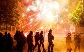Los espectáculos de fuegos artificiales son una característica anual de las celebraciones del Día de la Bastilla. También se utilizan a menudo durante las protestas en el país.