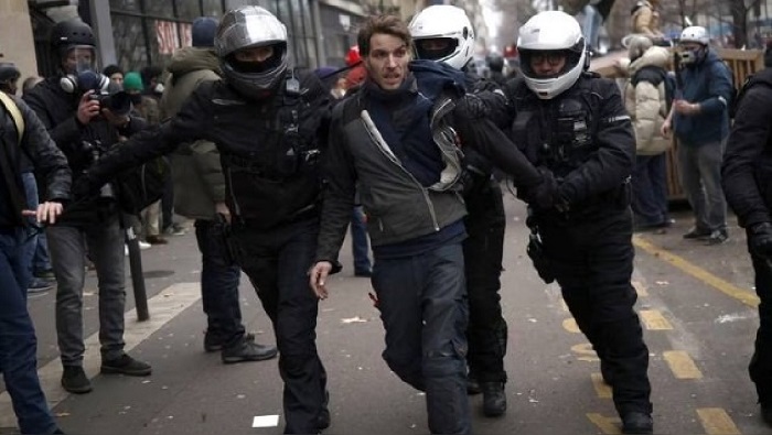 Las fuerzas de seguridad francesas detuvieron a cerca de 4.000 personas durante las recientes protestas y disturbios, recordó Darmanim.