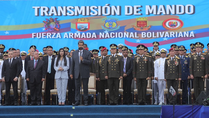 El presidente Maduro llamó al surgimiento de la voz de la verdad, la unión, la cohesión, la disciplina absoluta y el honor de los militares venezolanos.