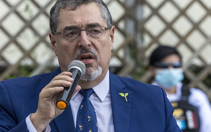 Bernaro Arévalo aseguró que, “con tal de evitar perder el poder, están pasándole encima a la Constitución.