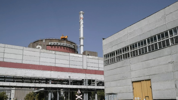 La central nuclear de Zaporiyia, considerada como la mayor de Europa, fue ocupada por las fuerzas rusas el año pasado.